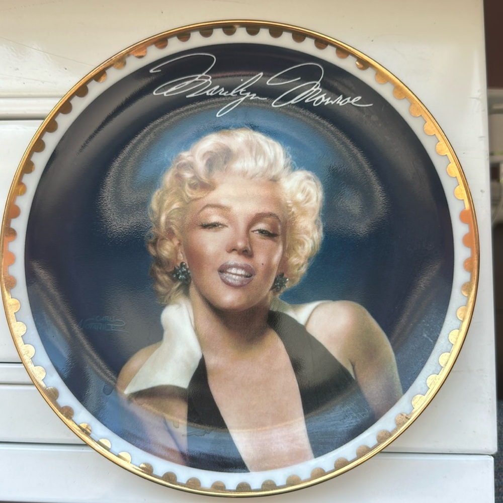 Vintage Bradford Exchange Marilyn Monroe Graceful Beauty collector plate